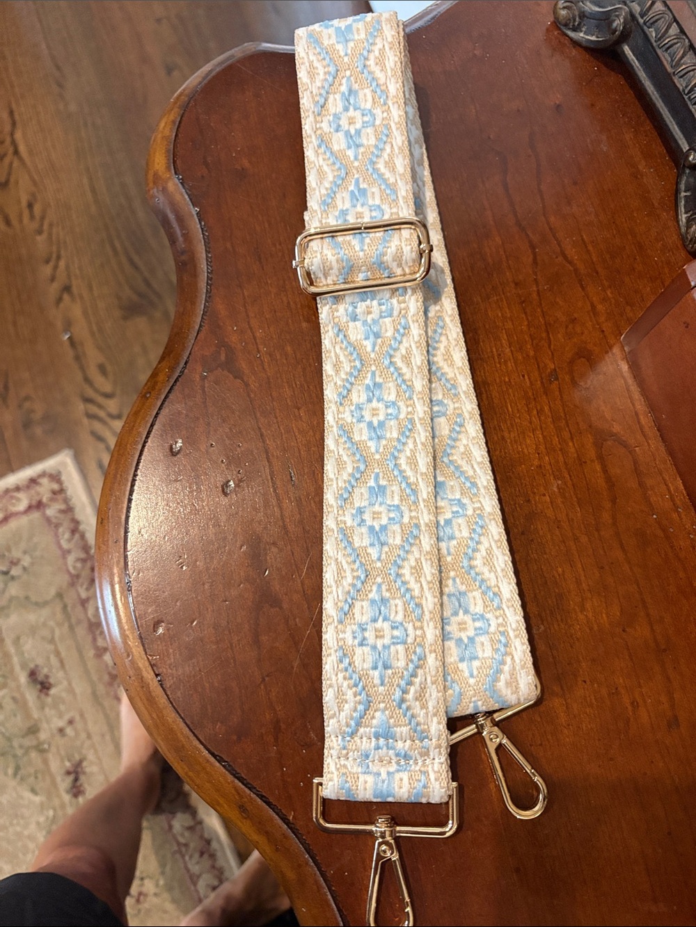 ad-horned messenger strap